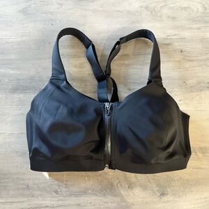 Victoria's Secret Women's VSX Knockout Front Close Sports Bra